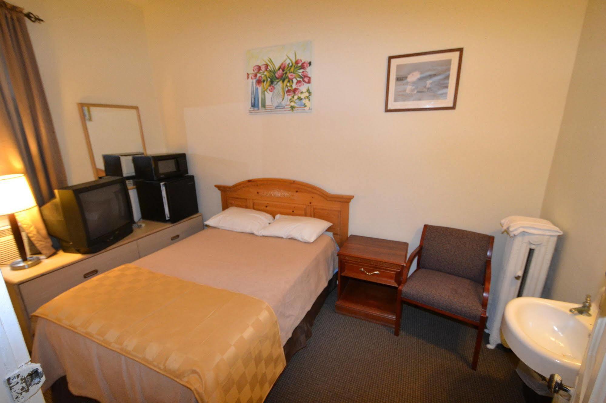 Perfect Stay Inn & Suites Blair Exterior photo